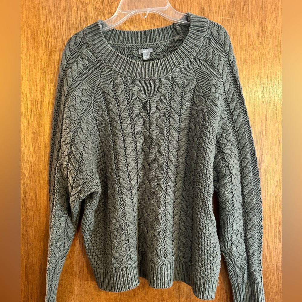 Aerie knit green sweater, fits true to size